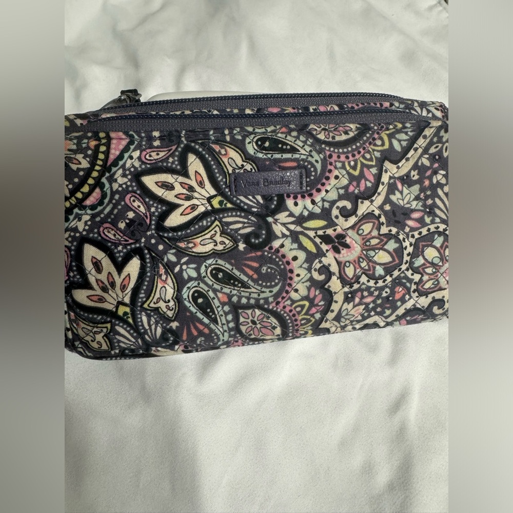 Vera Bradley All in one wristlet USED great condition cotton fabric